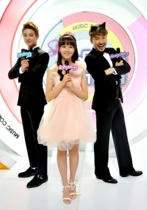 1377977635_72675-show-music-core-sells-out-in-japanese-theaters